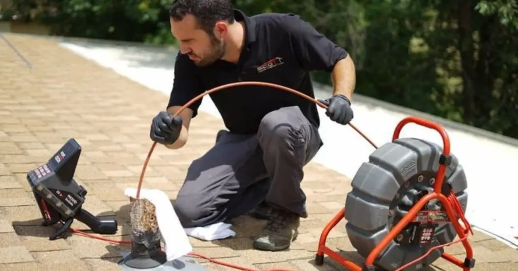 inspección de alcantarillado doméstico
