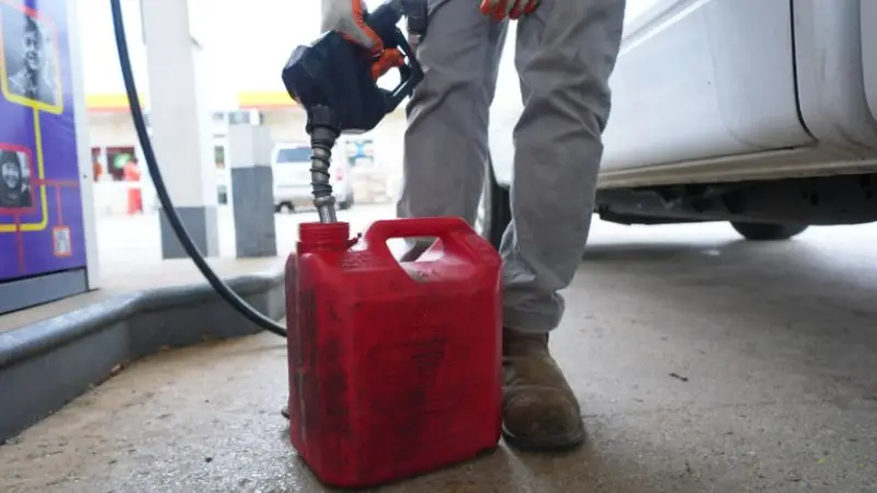 step by step guide on how to use a gas can transfer pump
