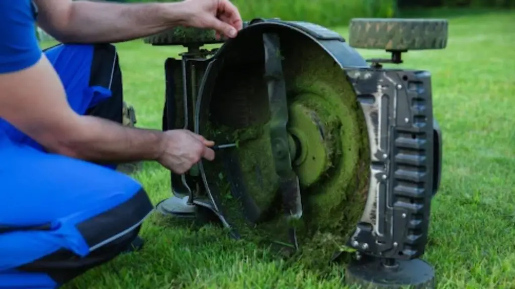 Replacing blade on walk-behind mower