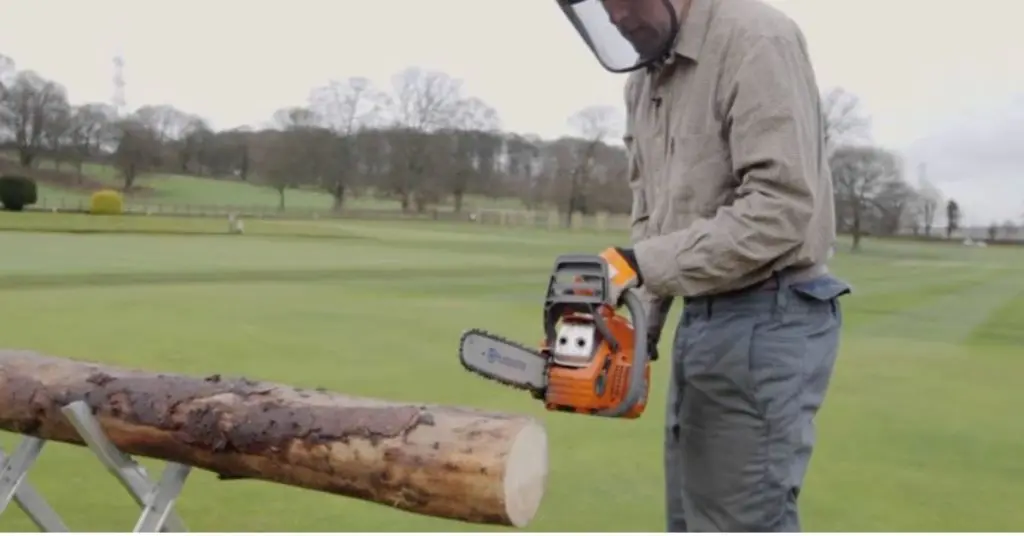 chainsaw log cutting