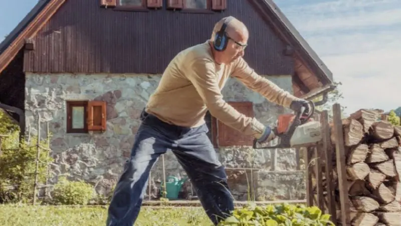 how to cut firewood with chainsaw
