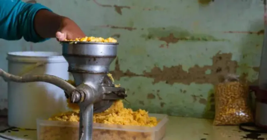 grinding corn for cornmeal