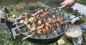 how to host a bbq party