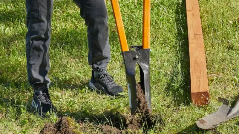how to prepare for using a post hole auger