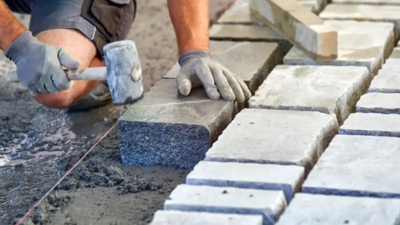 how do i cut concrete block by hand 