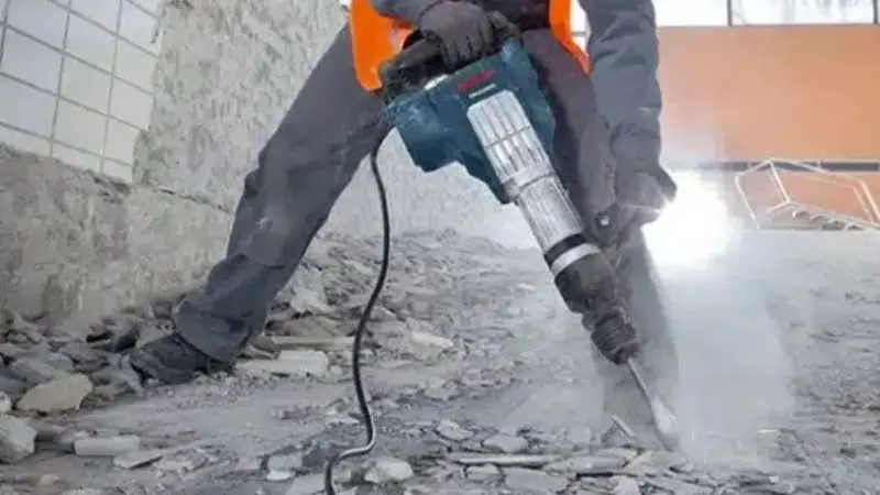 Hogyan lehet betont feltörni légkalapács nélkül