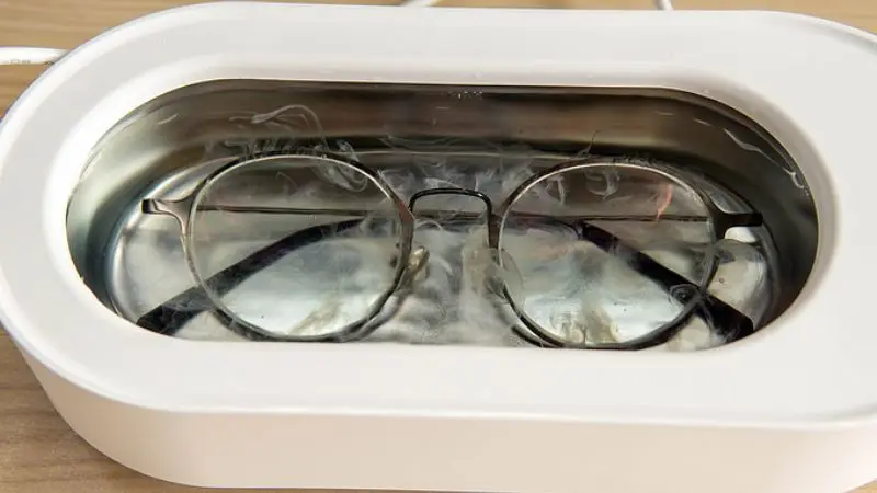 Nettoyeur à ultrasons pour lunettes