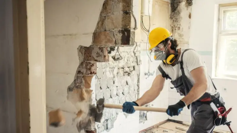 come prepararsi alla demolizione di un muro 
