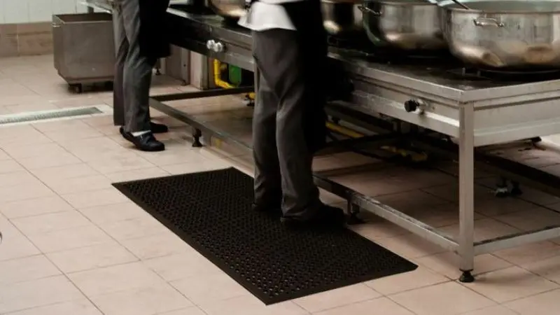 Clean the Different Types of Commercial Kitchen Mats