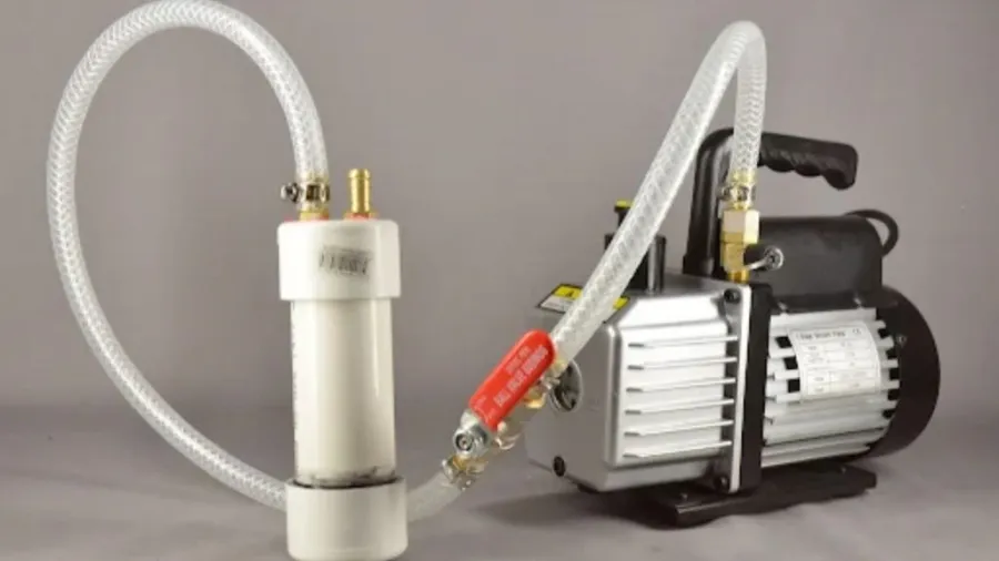 What does a vacuum pump do: pump and hoses