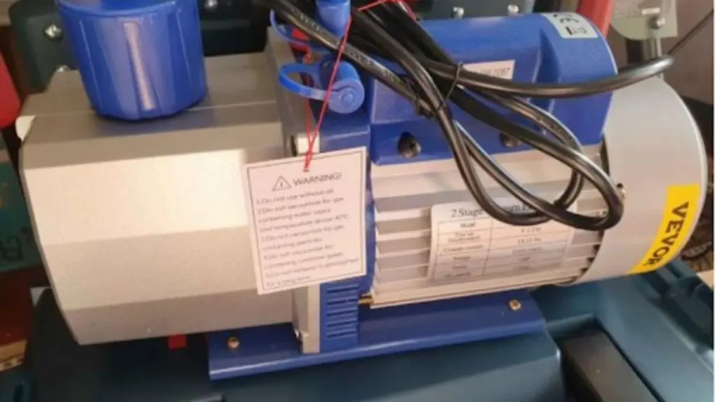 How vacuum pumps work: blue pump close-up